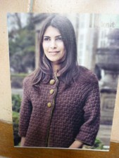 Strickanleitung -Damen Atemberaubende Jacke mit gefütterten Bordüren In D.K.- 3 Größen