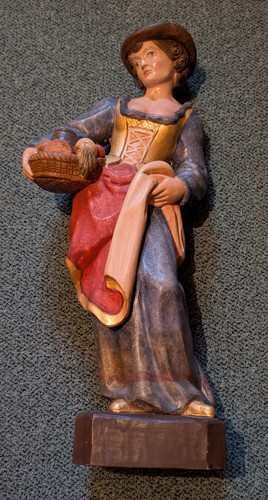 Handgeschnitzte und bemalte