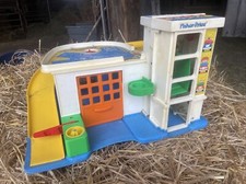 Fisher Price Little People Garage 1993 Light TLC Free Pp