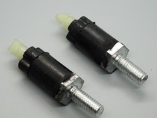 2 Motorabdeckung Clips