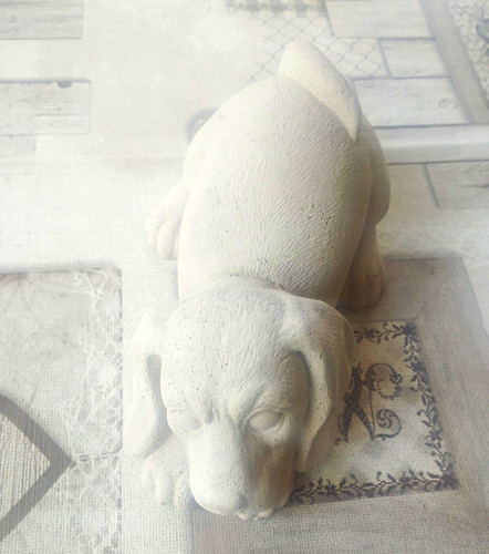 Dekofigur hund welpe liegend - dekofigur,