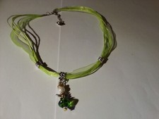 Auktion: Halskette mit einem Schutzengel-Anhänger mit böhmischem Kristall 