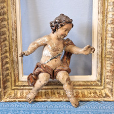 Älterer Putto im Barockstil