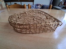 großes goldfarbenes Herz als