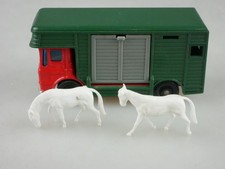 17e Horse Box - 39536 Matchbox