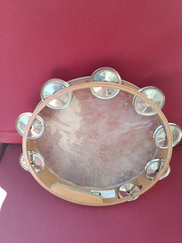 Percussion plus tambourine - plus,