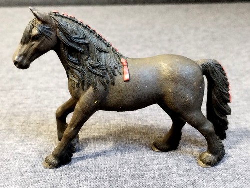 Schleich 13749 friese stute - schleich,