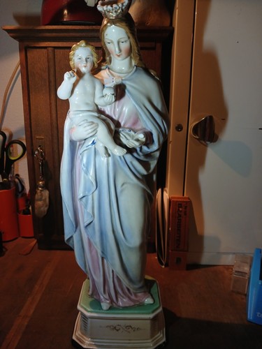 Sehr alte maria mit jesukind - maria,