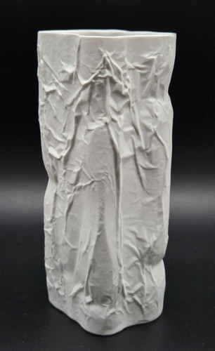 White art vase - op,