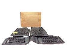 Fußmattensatz 3-teilig für JEEP Grand Cherokee WK2 82213594AB