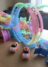 Große Autorennbahn ähnlich "Strax": QVC Twister Track Loopings, Brücke, 2 Autos