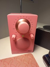 Tivoli PAL BT Tragbares Bluetooth UKW-/MW-Radio mit Akku in Pink