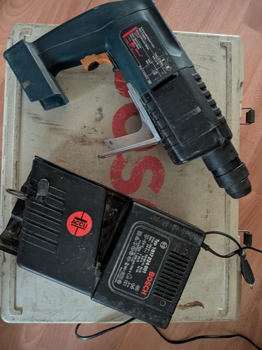 Defekter bosch bohrhammer - defekter,
