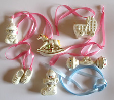 Babys erster Weihnachtsschmuck