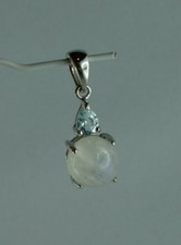 kleiner Regenbogen Mondstein