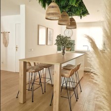   2 moderne Kneipenstühle