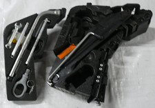 Bordwerkzeug Wagenheber Radschlüssel Abschleppöse Porsche Cayenne 9PA 955 957