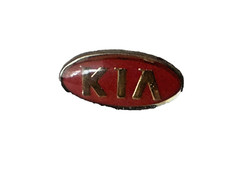 PIN - KIA - Schrift Logo - Groß - Rot / Silbern - Glasiert -Pins