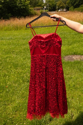 Rotes cocktailkleid mit - rotes,