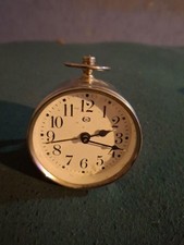 AlteTischuhr Mit Wecker Und Zum Drehen ,Nicht Geprüft Daswegen Als Defekt