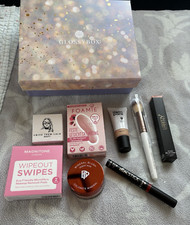 Glossybox 8 Teile Foamie Magnitone Essence dwtn paris Laritzy