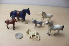6 Pferde Esel Bauernhoftiere Haustiere Wildtiere Figuren Plastik alt RAR