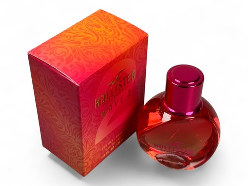 Hollister wave for - wave, her