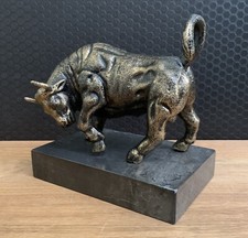 Eisenfigur Stier Skulptur