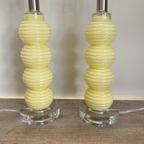 Paar gelbe gerippte - , glas
