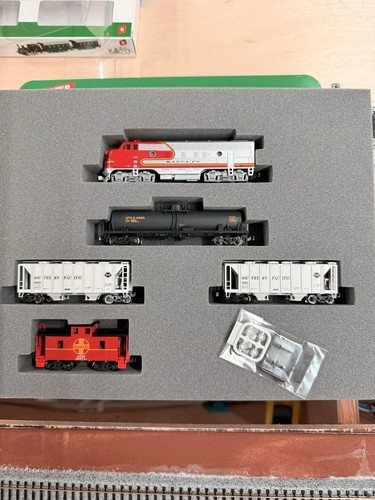 Kato 106 6271 emd freight - kato, f7