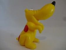 Tierfiguren " Hunde " Gelber Hund mit roten Punkten sitzend - 55 mm