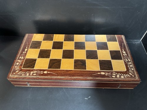 Schach und backgammonspiel - und,