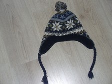 Warme gefütterte Strickmütze