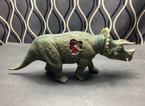 Jurassic park triceratops - jp,