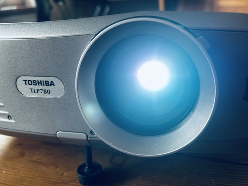 Toshiba lcd data - toshiba, projector