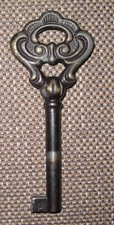 alter Schrank Möbel