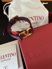 Valentino Garavani Lederarmband Armband mit Box und Etikett Lila