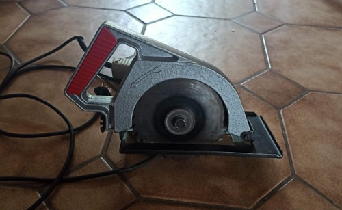 Elektrische handkreissäge - elektrische,