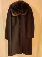 Mantel mit Fellkragen ++