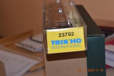 Trix H0 23792 Gepäckwagen der CiWLmit Innenbeleuchtung