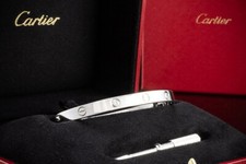 Cartier Love Armreif Armband Bracelet mit 4 Diamanten Weißgold 750 Gr 19 Schmuck