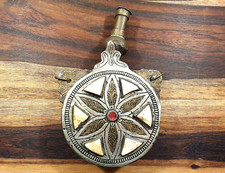 Alte Pulverflasche, Silber Messing Koralle, um 1800, Osmanisches Reich, Orient