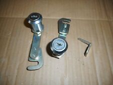 2 Schlösser 0H0010  für Musikbox NSM Löwen war in einer City mit Singles