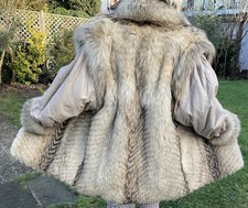 Pelzmantel nordamerikas kojote - pelzmantel,