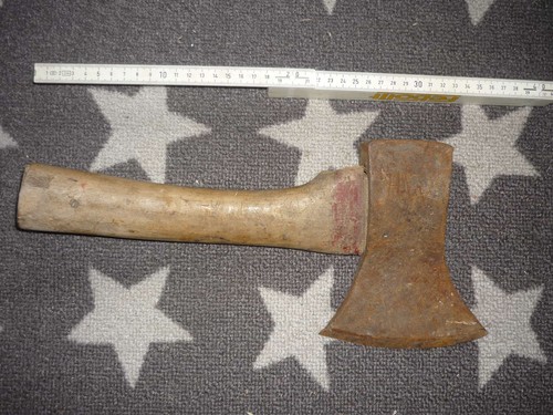 Altes schweres beil axt - altes,