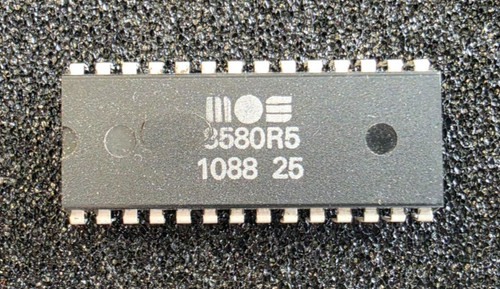 Mos 8580 commodore - r5, (1088)