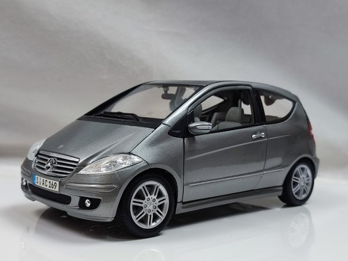 Maisto maßstab 2005 - maßstab, 1:18