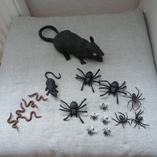Halloween Scherzartikel 1Ratte 1Maus  3grosse + 3kleine Spinnen 5Fliegen+ Würmer