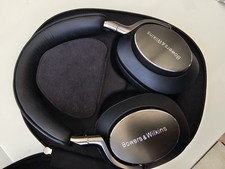 Bowers & Wilkins PX8