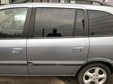 Opel Zafira A Tür hinten